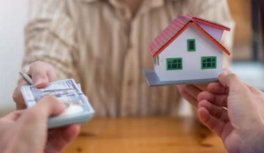Homeowners Accepting a Cash Offer
