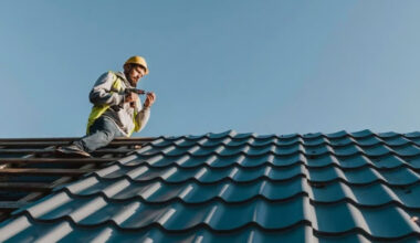 Top Benefits of Hiring Professional Commercial Roofing Experts