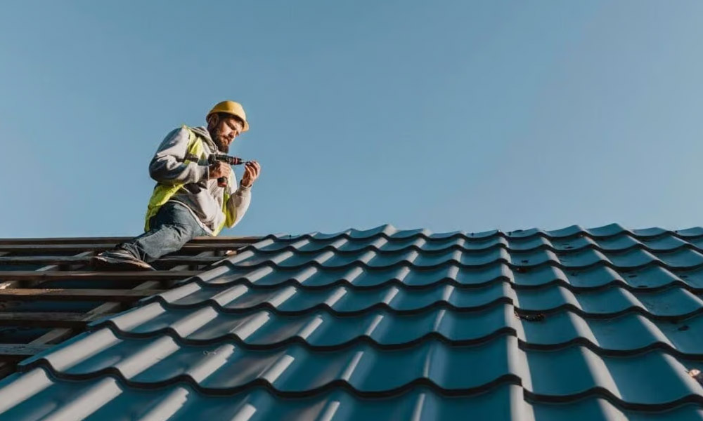 Top Benefits of Hiring Professional Commercial Roofing
