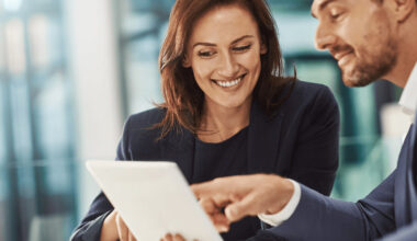 Ways Businesses Can Select the Best CLM Solutions