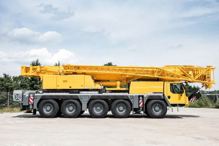 How Seasonal Weather Patterns Affect Crane Rental in Coastal North Carolina