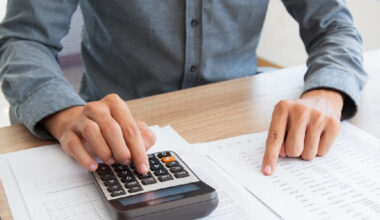 How Small Businesses Can Stay Within Budget With Custom Folder Printing