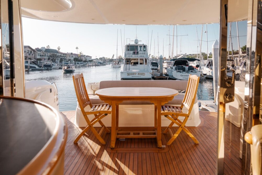 The Complete Guide to Selecting Durable and Comfortable Marine Furniture