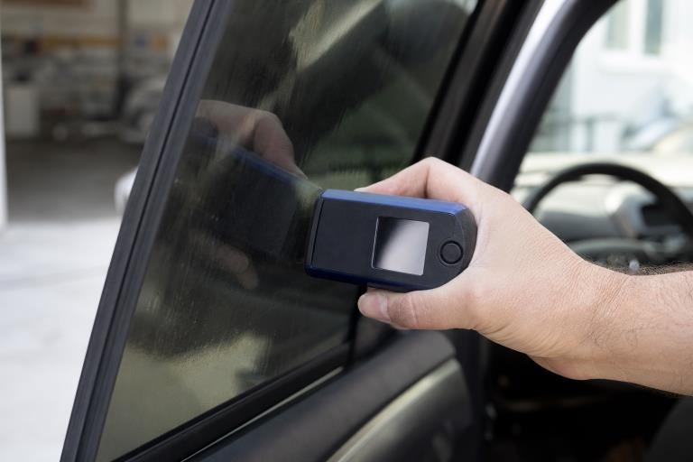 How Michigan Drivers Can Choose Car Window Tint for Comfort Visibility and Legal Compliance