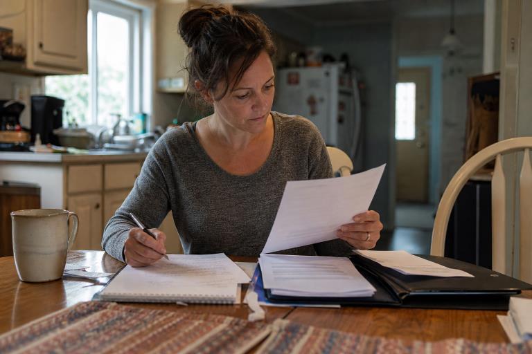 How to Sell a House Fast Without Rushing Into a Bad Deal