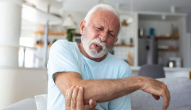 How to Support Seniors with Osteoarthritis at Home