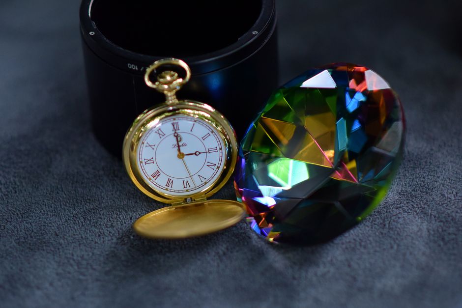 A Guide to Buying Luxury Watches and Estate Jewelry 3 A Guide to Buying Luxury Watches and Estate Jewel