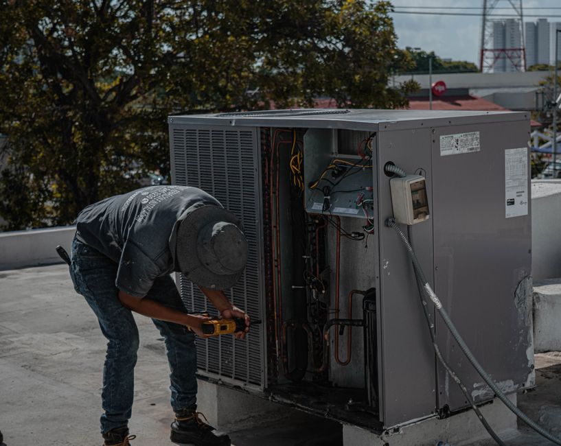 Navigating Emergency HVAC and Plumbing Repairs